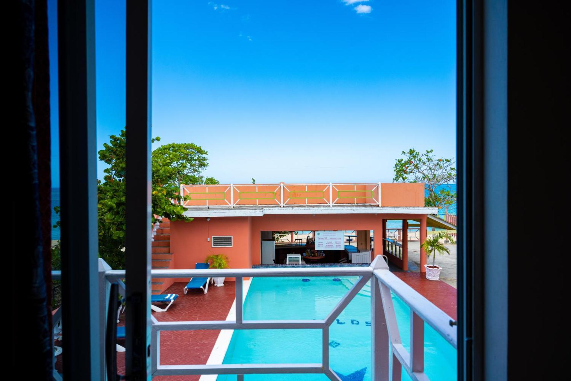 Shields Negril Villas Room photo