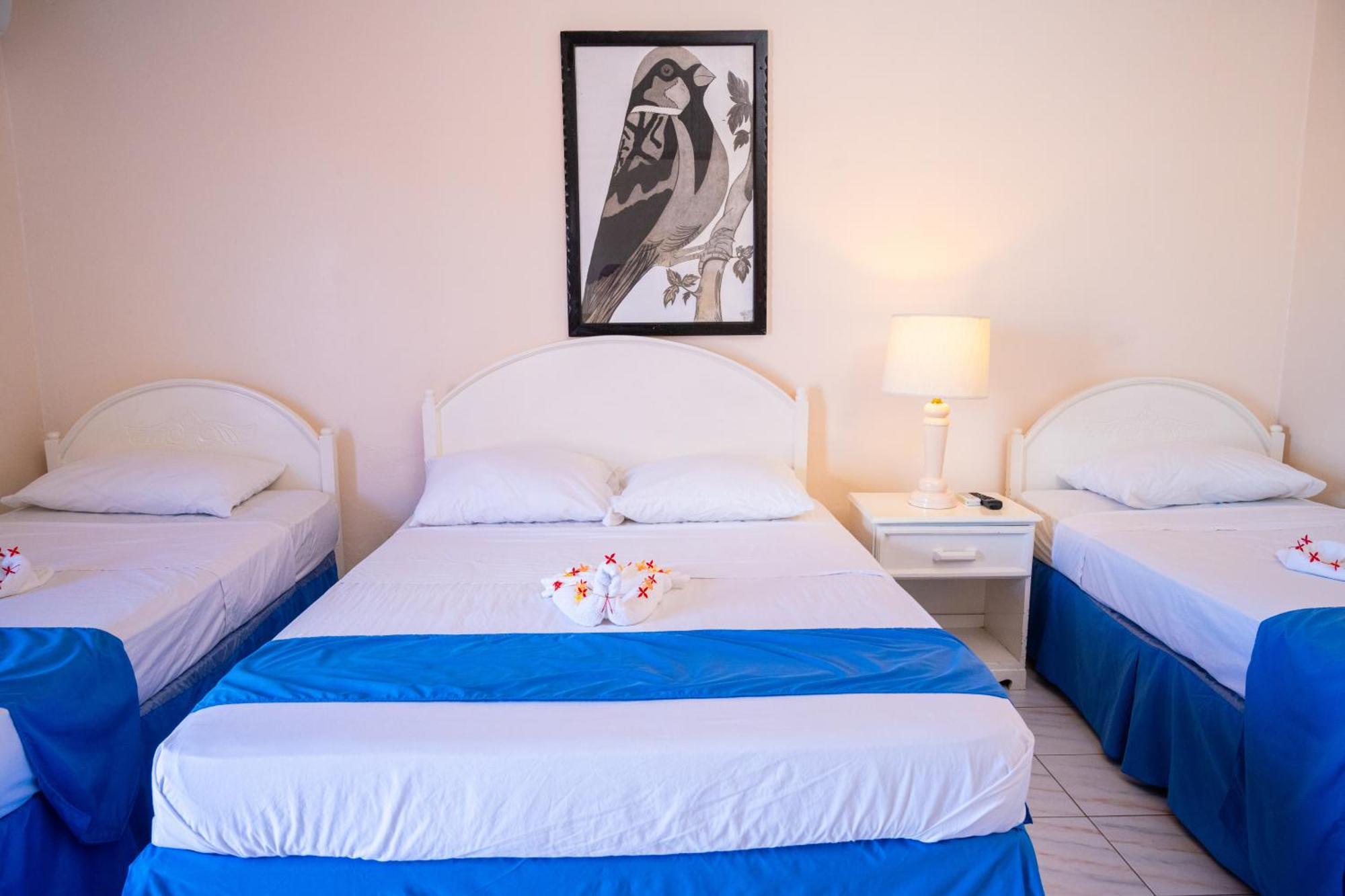 Shields Negril Villas Room photo