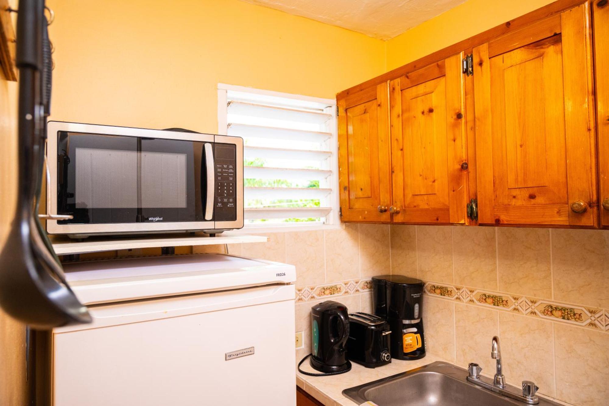 Shields Negril Villas Room photo